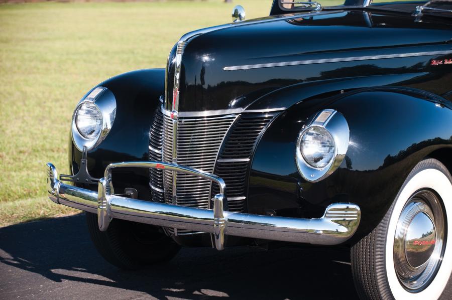  Ford DeLuxe Eight Tudor Hardtop 1940 года  (фото 2 из 13)